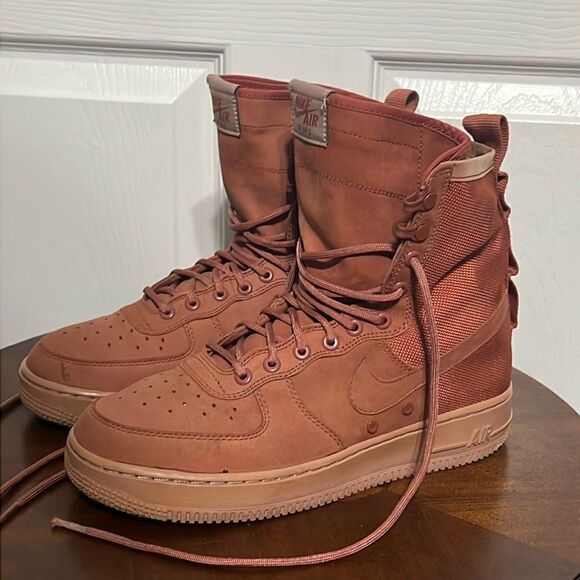 🔥🔥 NIKE AIR FORCE 1 SF  Women Size 8.5 - DUSTY PEACH 857872-202 - EUC - *Read* - Picture 1 of 16